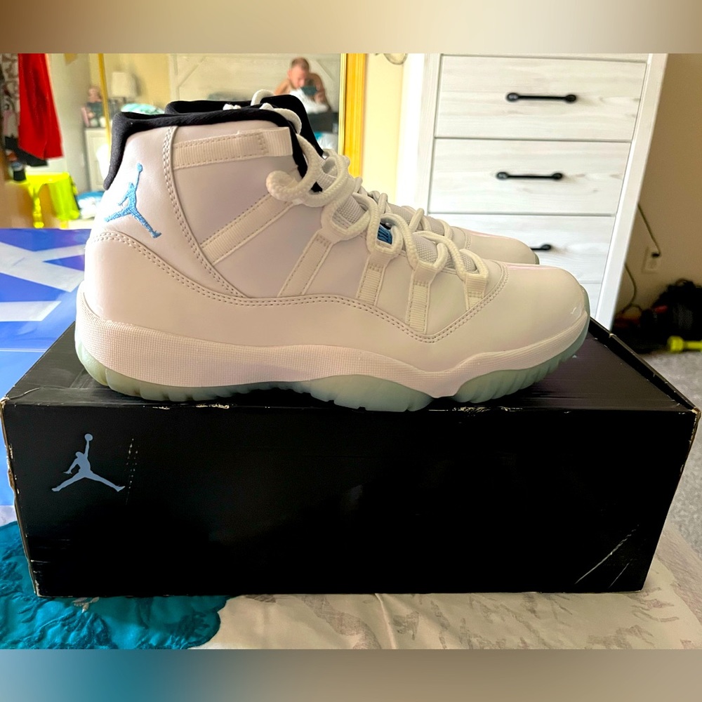 Retro Jordans Like New. Men size 10.5